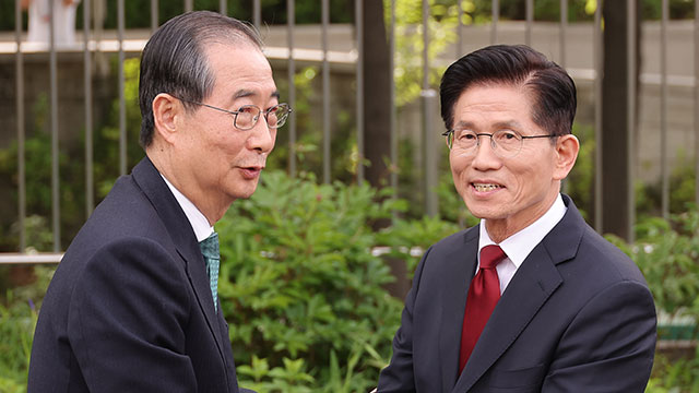 [속보] 김문수-한덕수 단일화 실무협상 결렬…<br>‘여론조사 역선택 방지’ 이견 
