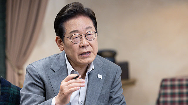 [속보] 이재명 “기재부 예산 기능 분리 필요…<br>웬만하면 기존 부처 손대지 않을 생각”