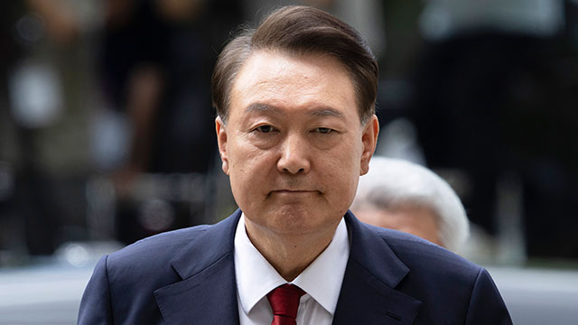 [속보] 내란특검 “서울구치소에 오후 2시까지 <br>윤석열 전 대통령 3차 인치 지휘”