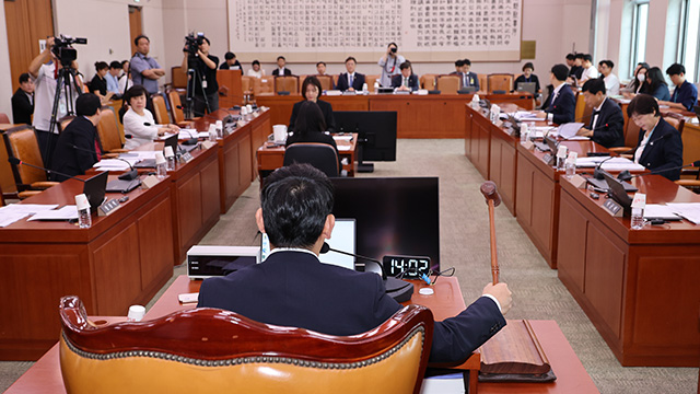 [속보] ‘집중투표제 의무’ 상법 개정안, 여당 주도로 <br>법사위 소위 통과