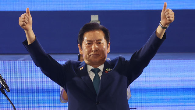 민주당 새 당대표 정청래…61.7% 득표로 압승