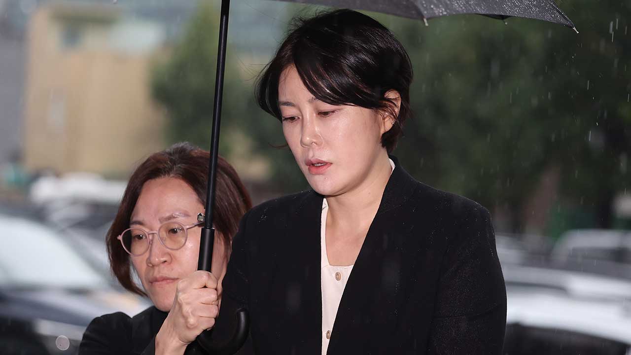 ‘음주운전’ 문다혜 경찰 출석<br>…“부끄럽고 죄송하다” 사죄