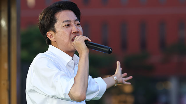 이준석, 민주당 선거법 개정 움직임에 “독재의 서막…방탄 국왕 되려 해”