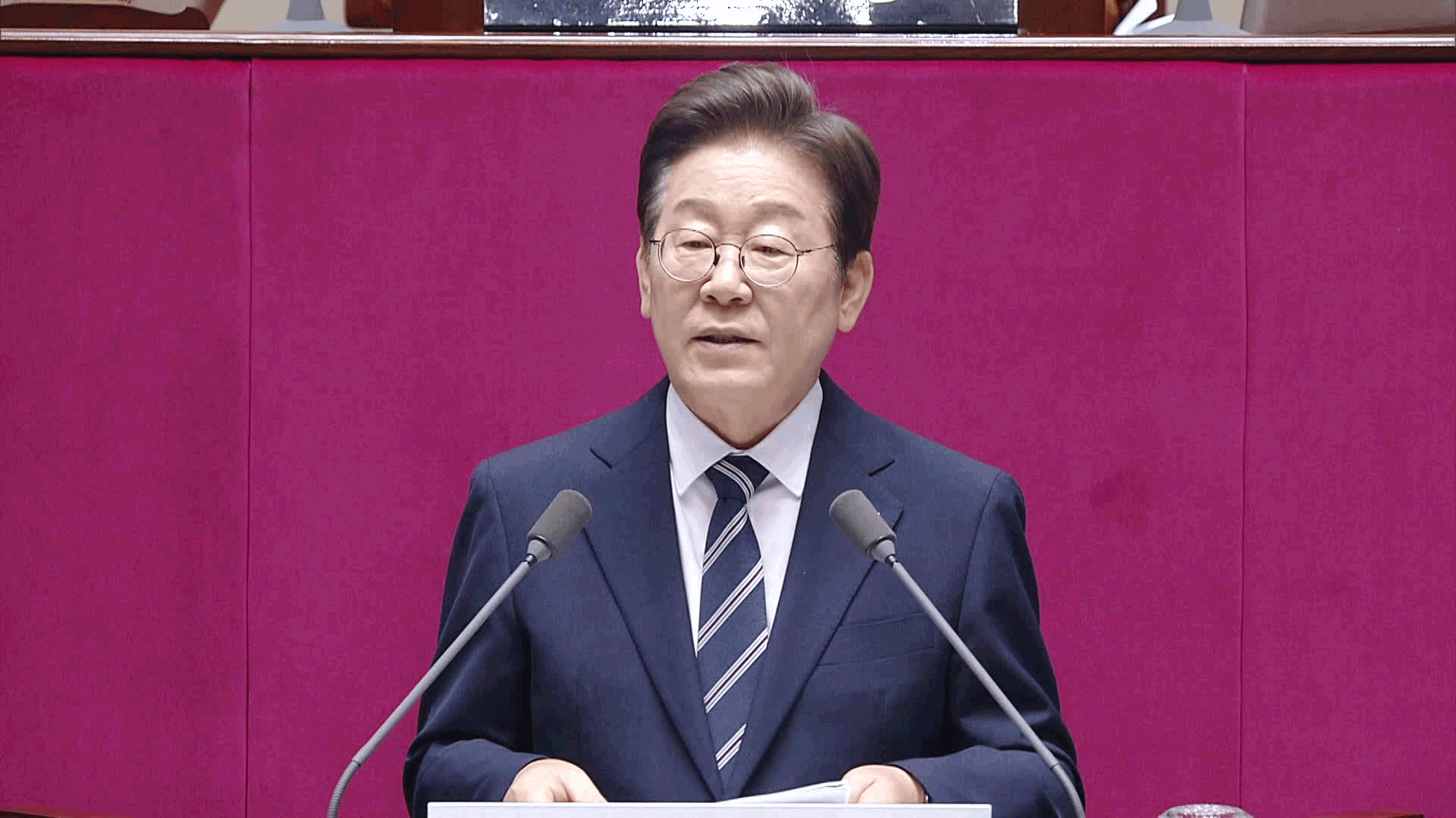 첫 시정연설 이 대통령 “경제 상황 절박, 골든타임 놓치지 말아야”