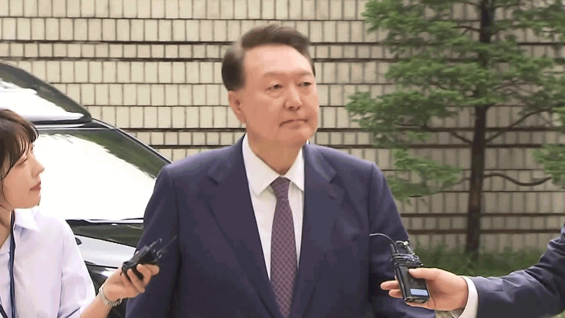 내란특검 “윤석열 비공개 출석 불가…전직 대통령 전례 없어”